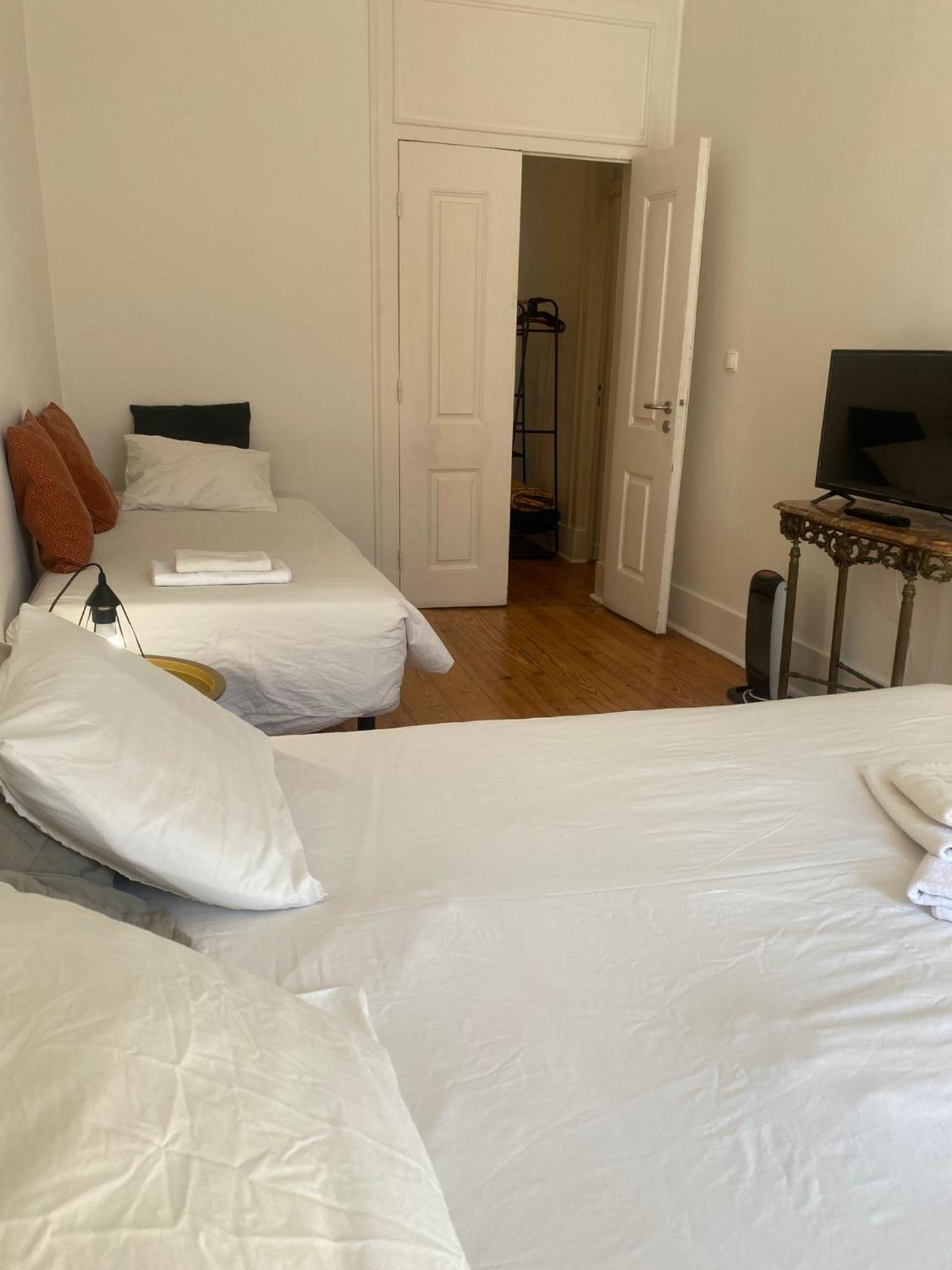 Happy At Chiado Hotel Lisbon Luaran gambar