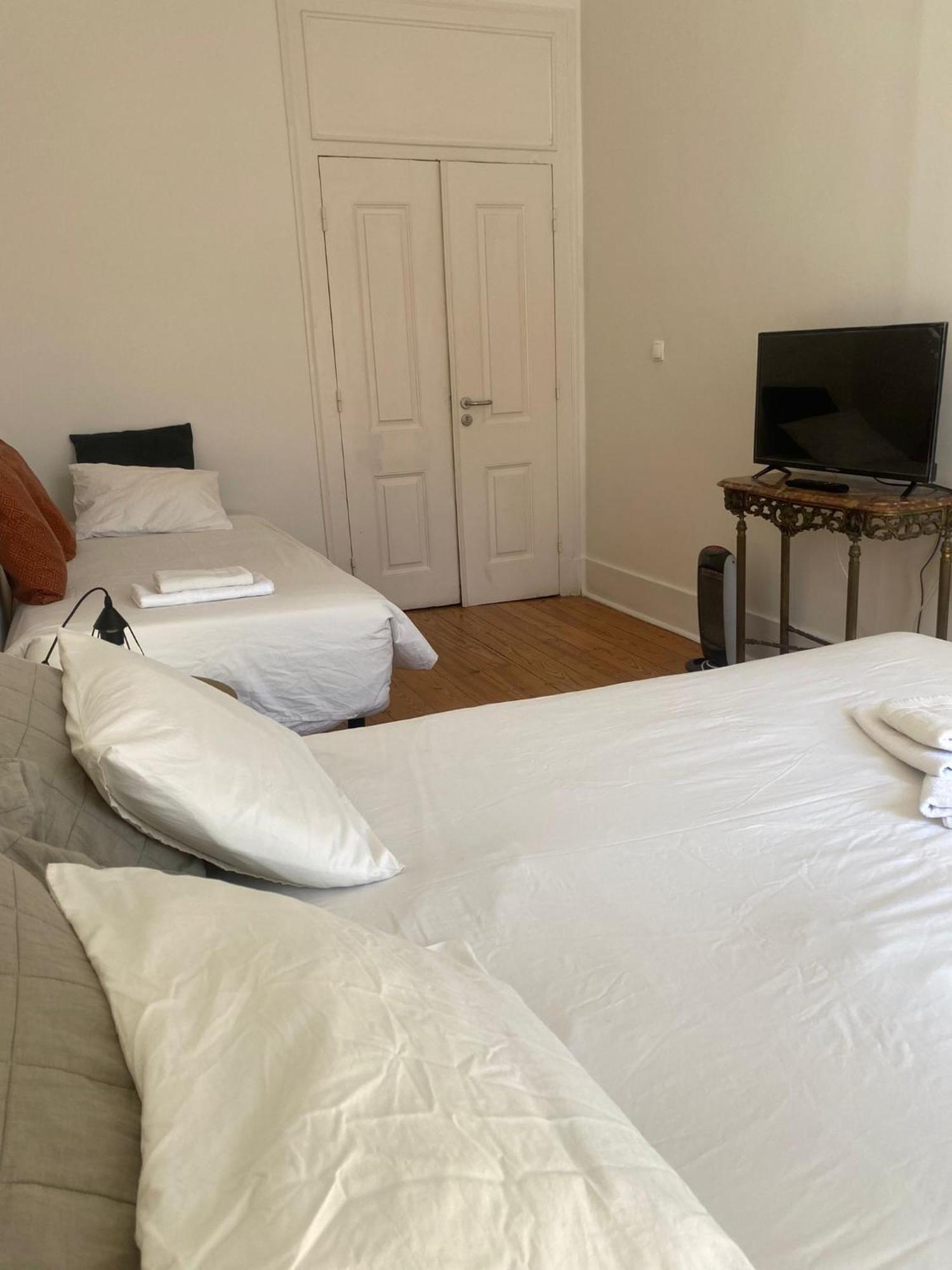 Happy At Chiado Hotel Lisbon Luaran gambar