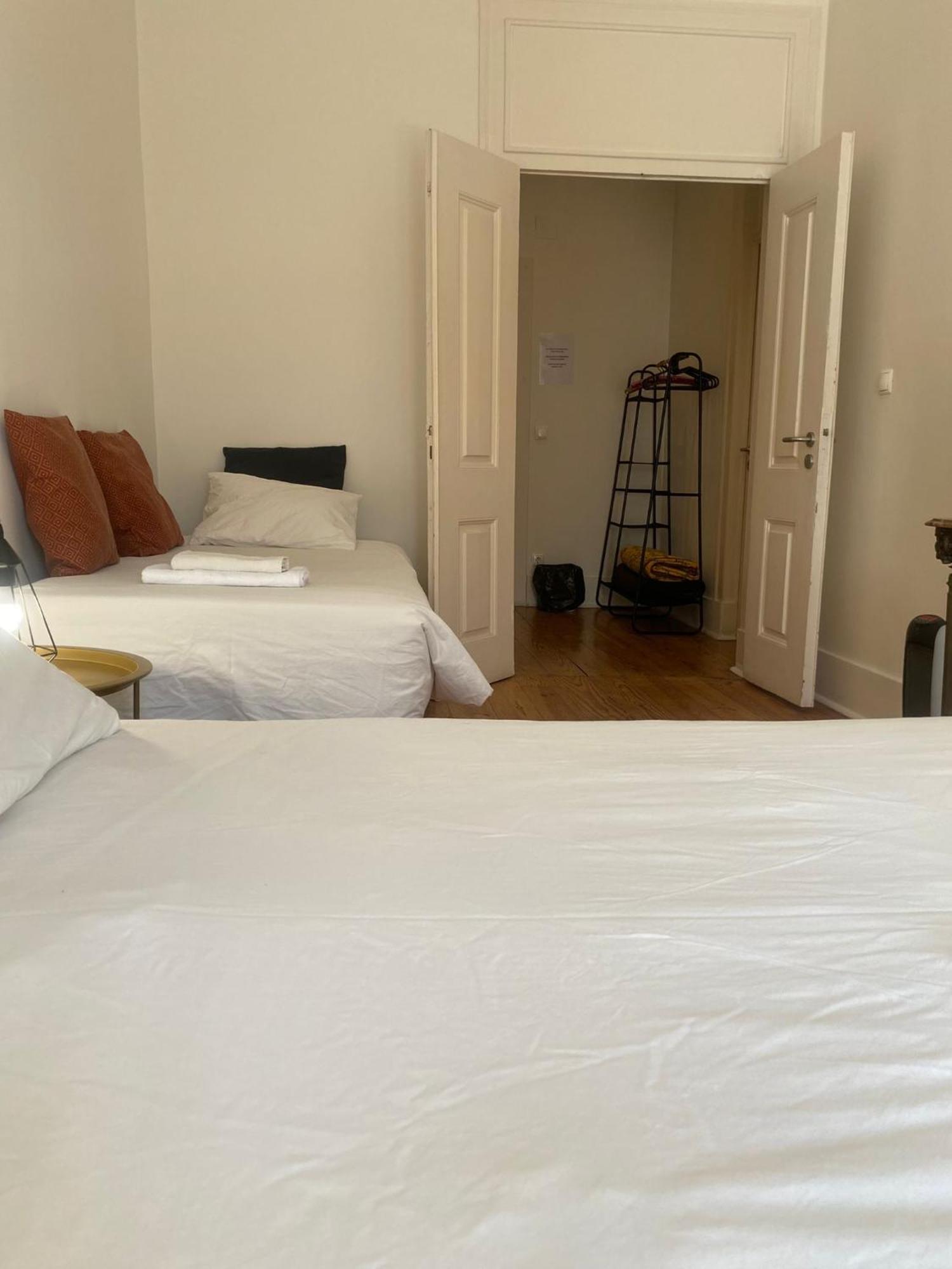 Happy At Chiado Hotel Lisbon Luaran gambar